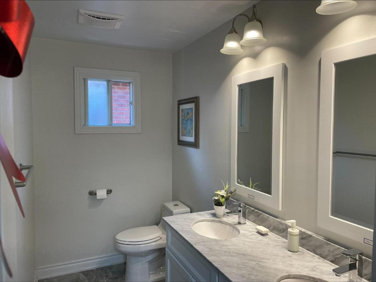 Btn Family-Style Bustling Area Self-Check-In So Fast Fiber Net Free Parking Apartamento Toronto Exterior foto